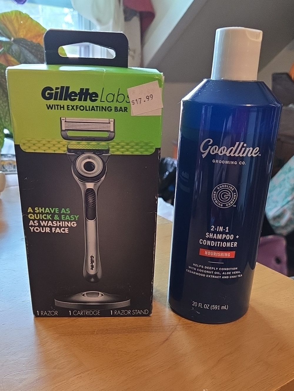 NEW Gillette Labs Razor with exfoliating bar, stand & Goodline Shampoo